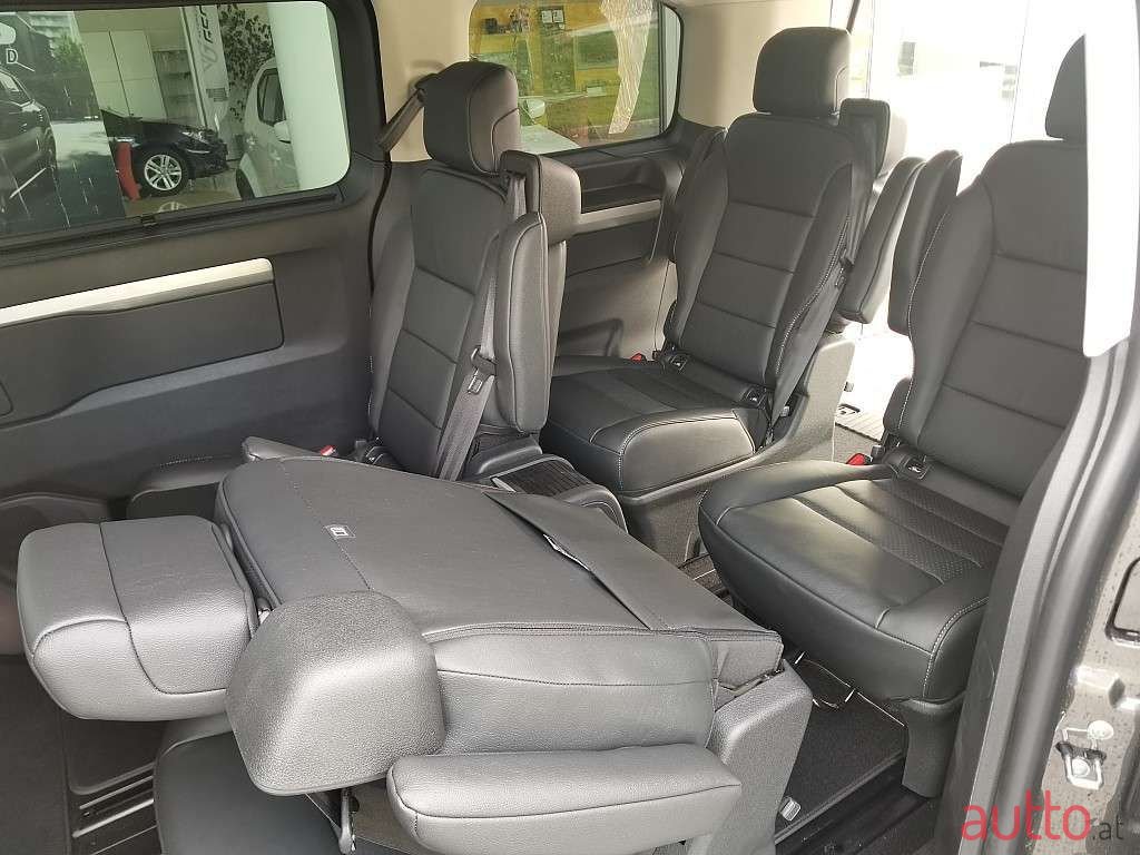 2022' Peugeot Traveller photo #6