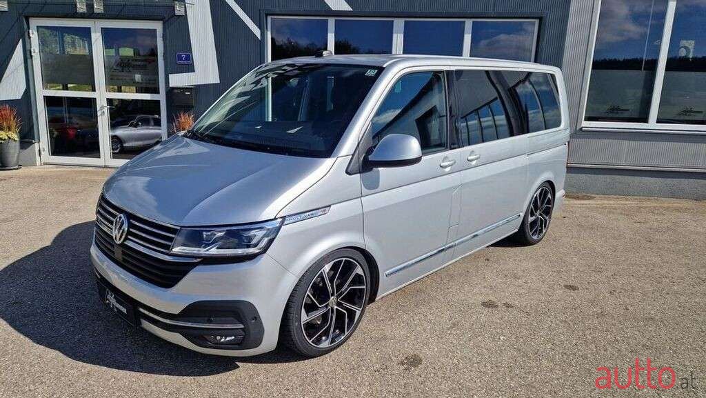 2021' Volkswagen Multivan photo #3