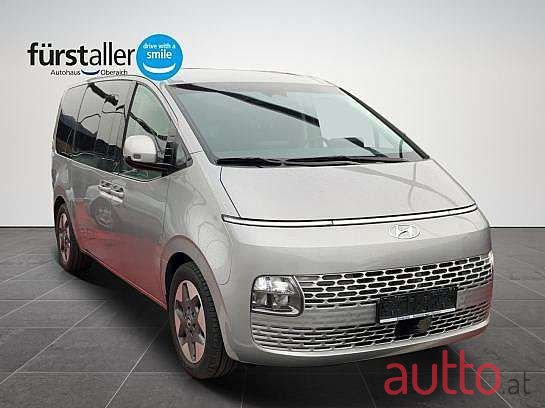 2022' Hyundai Staria photo #2