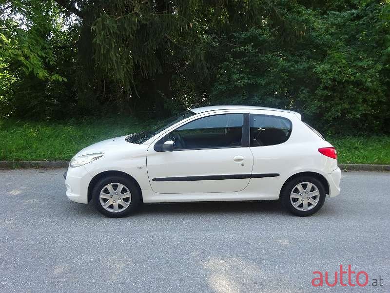 2011' Peugeot 206 photo #2