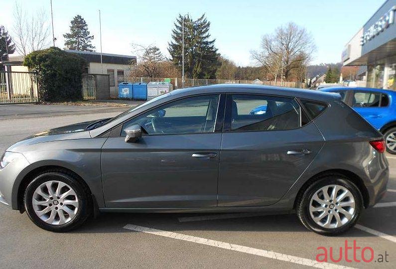 2013' SEAT Leon photo #1