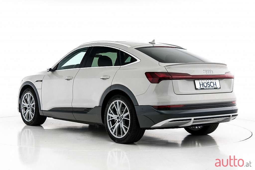 2020' Audi E-Tron photo #3