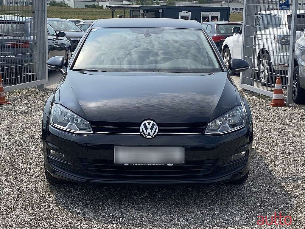 2013' Volkswagen Golf photo #2