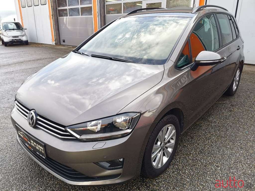 2016' Volkswagen Golf photo #1