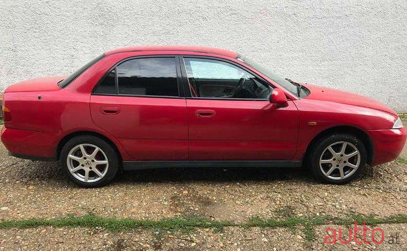 1997' Mitsubishi Carisma photo #1