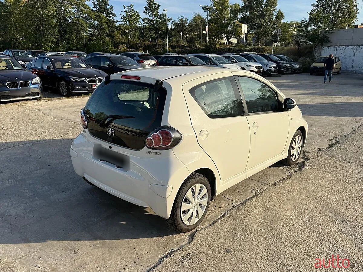 2013' Toyota Aygo photo #4