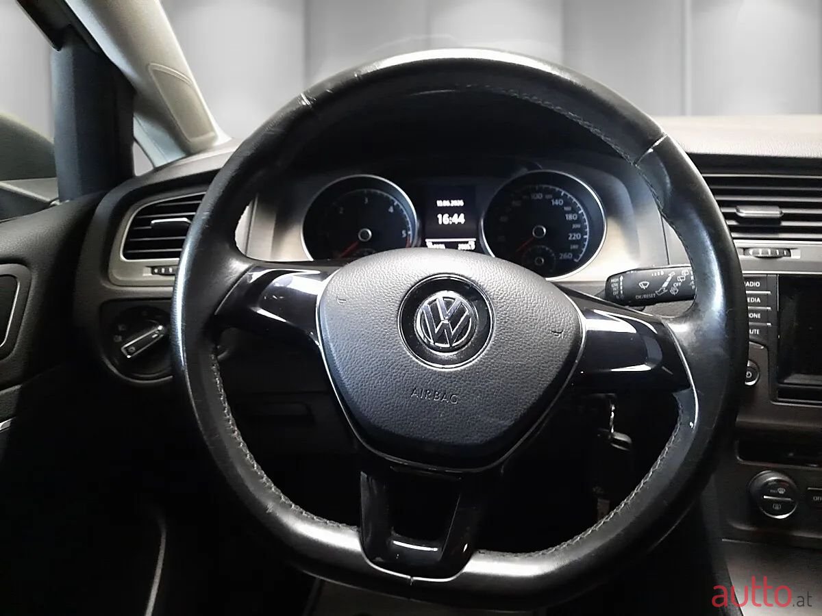 2013' Volkswagen Golf photo #5