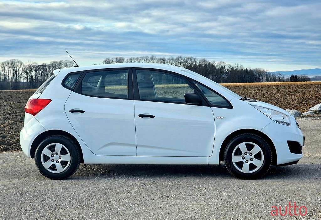 2013' Kia Venga photo #6