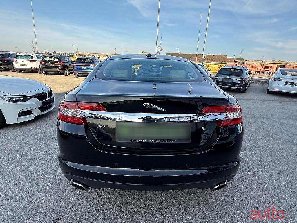 2010' Jaguar XF photo #4