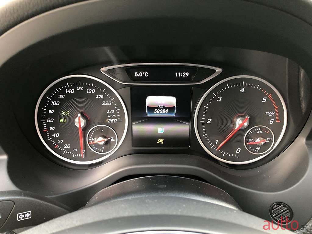 2017' Mercedes-Benz A-Klasse photo #5