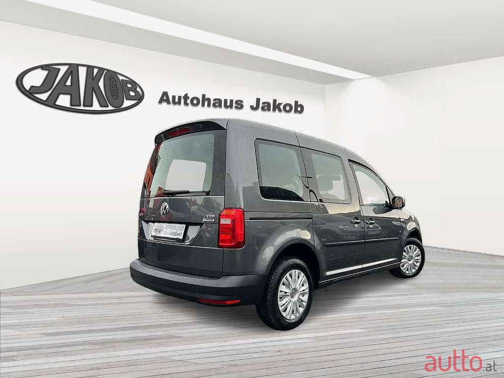 2017' Volkswagen Caddy photo #1