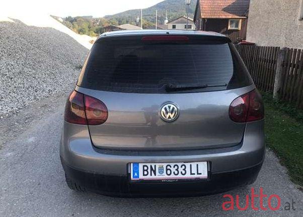 2004' Volkswagen Golf photo #3