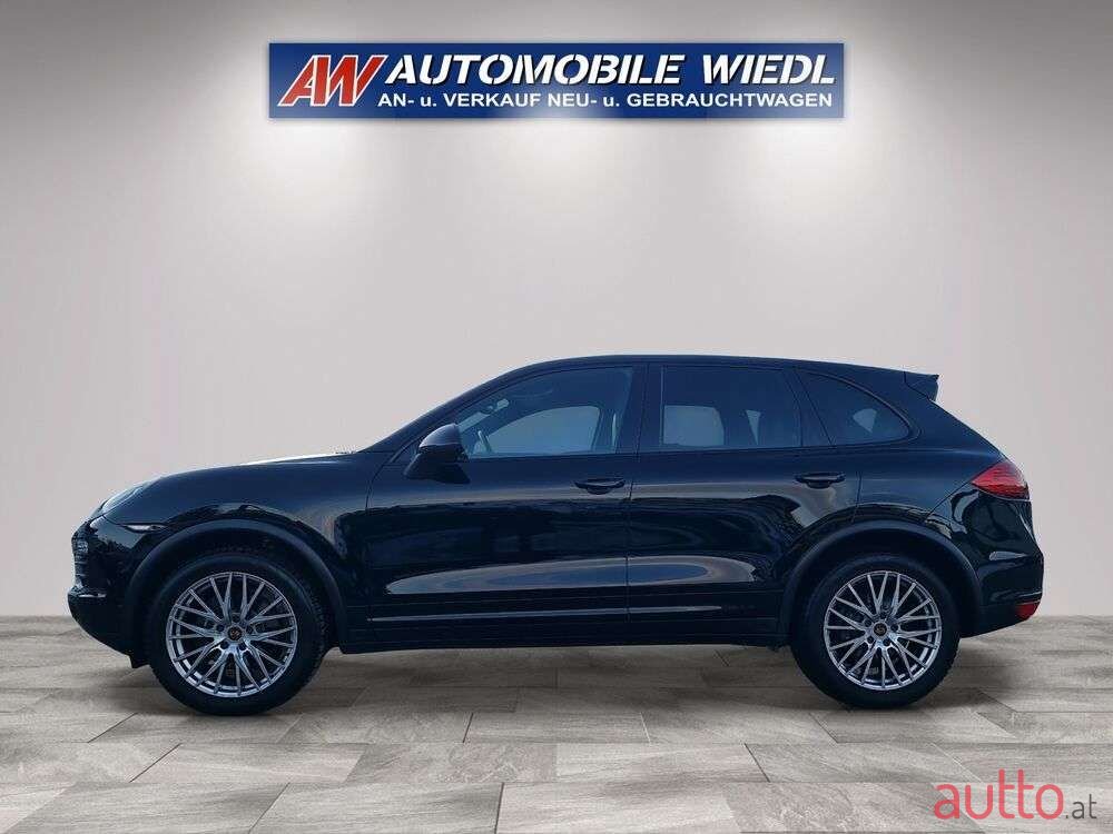 2012' Porsche Cayenne photo #4