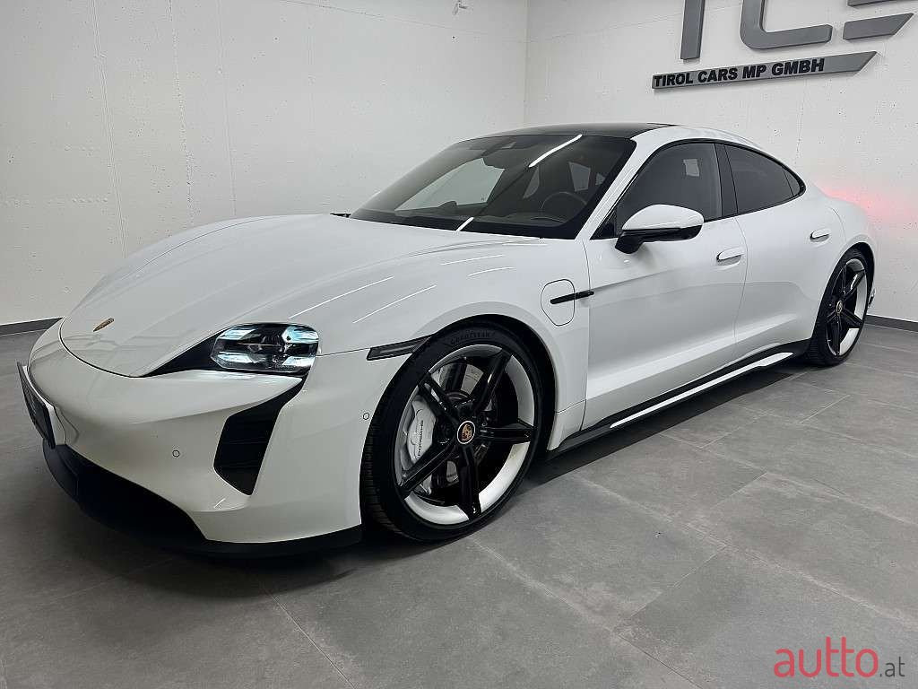 2020' Porsche Taycan photo #5