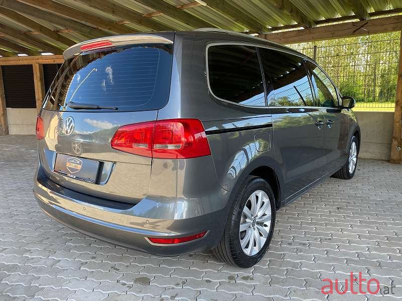 2011' Volkswagen Sharan photo #4