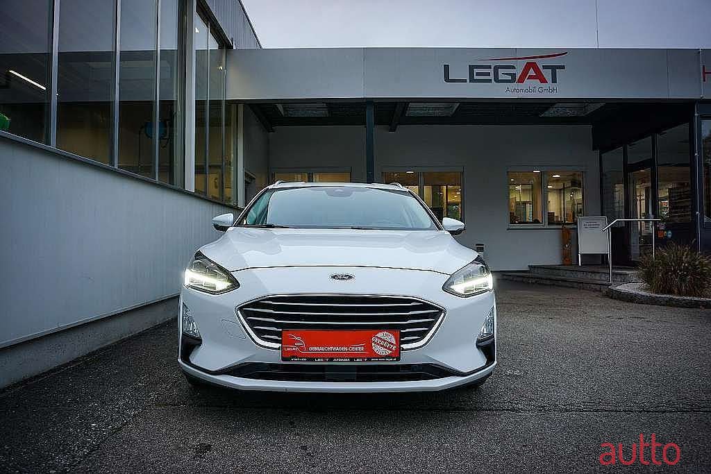 2020' Ford Focus photo #4