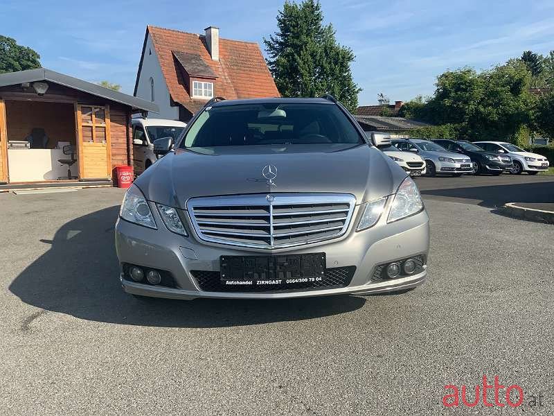 2010' Mercedes-Benz E-Klasse photo #2