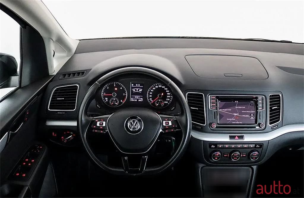 2018' Volkswagen Sharan photo #4