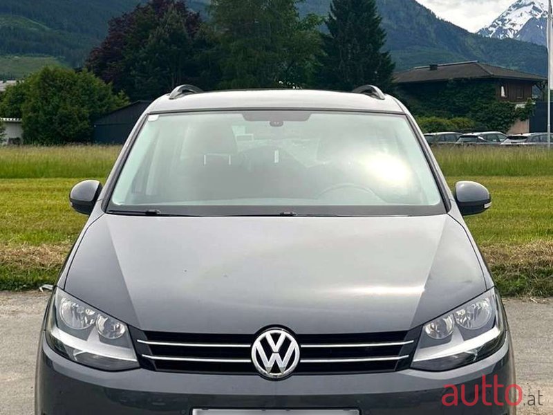 2011' Volkswagen Sharan photo #2