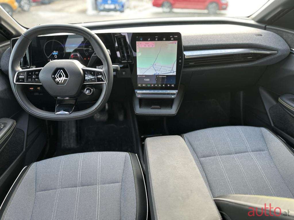 2023' Renault Megane photo #5
