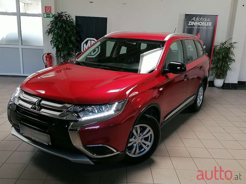 2016' Mitsubishi Outlander photo #1