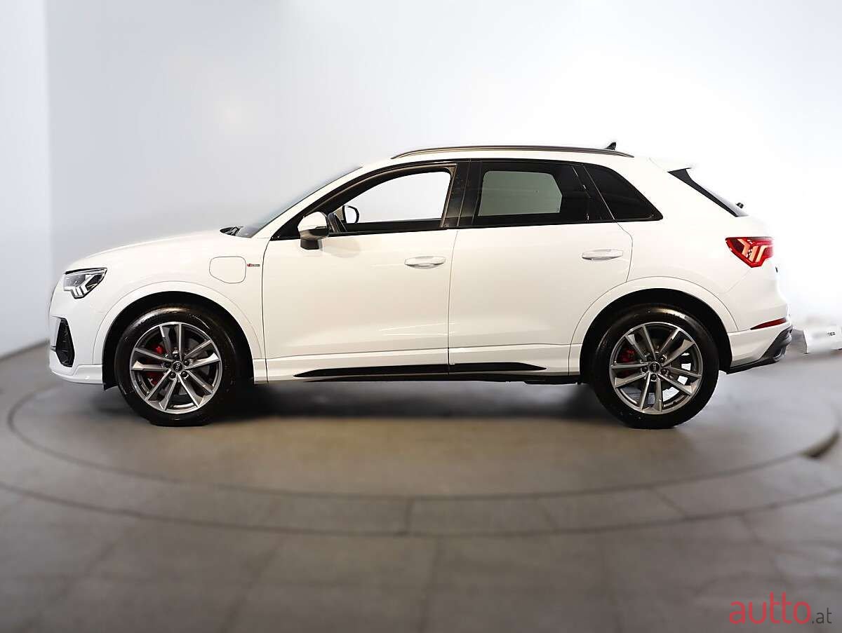 2023' Audi Q3 photo #2