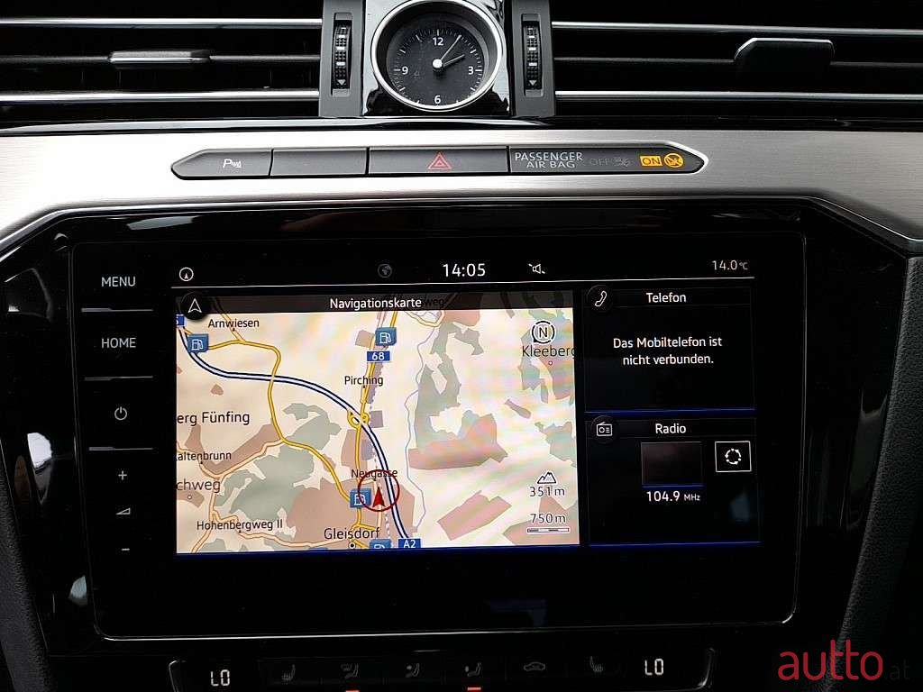 2019' Volkswagen Passat photo #3