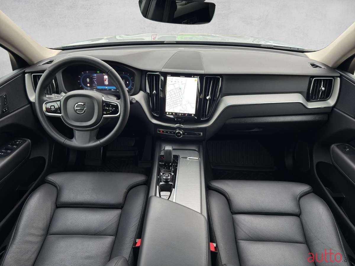 2023' Volvo XC60 photo #3
