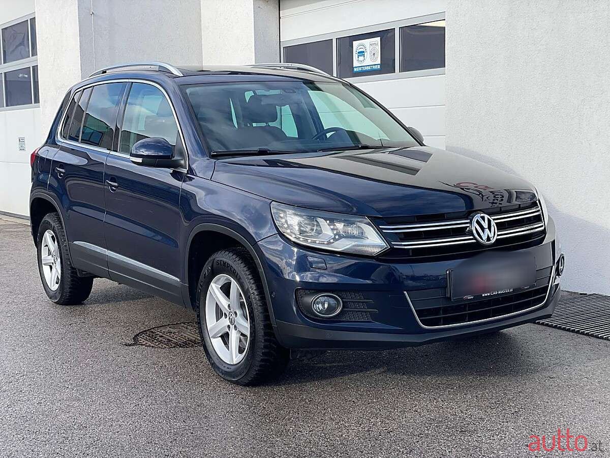 2011' Volkswagen Tiguan photo #1