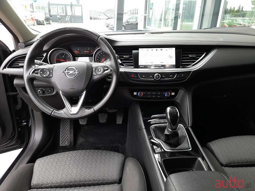2018' Opel Insignia photo #2