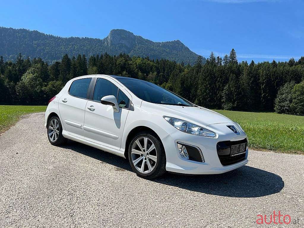 2011' Peugeot 308 photo #3