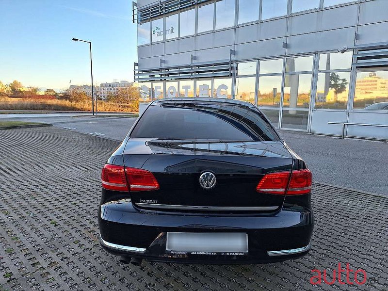 2013' Volkswagen Passat photo #6