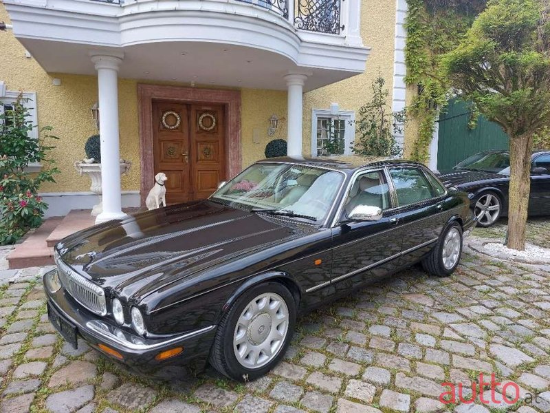 2001' Jaguar Daimler photo #1