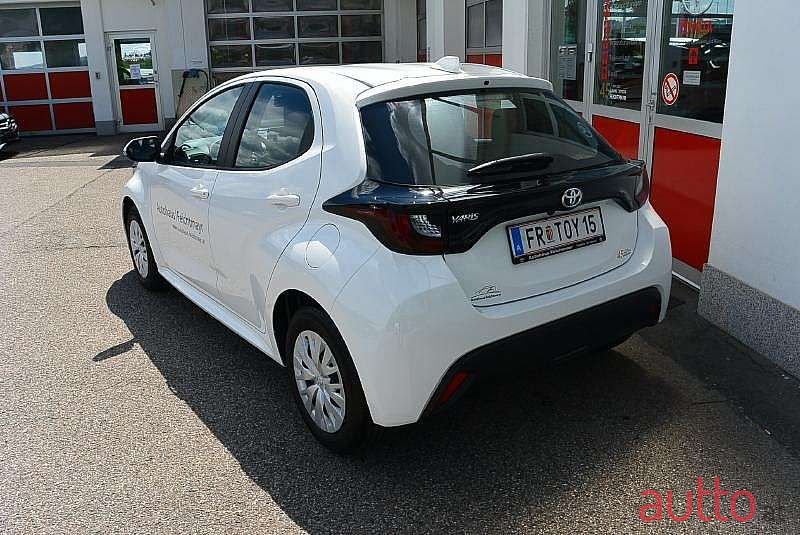 2021' Toyota Yaris photo #4