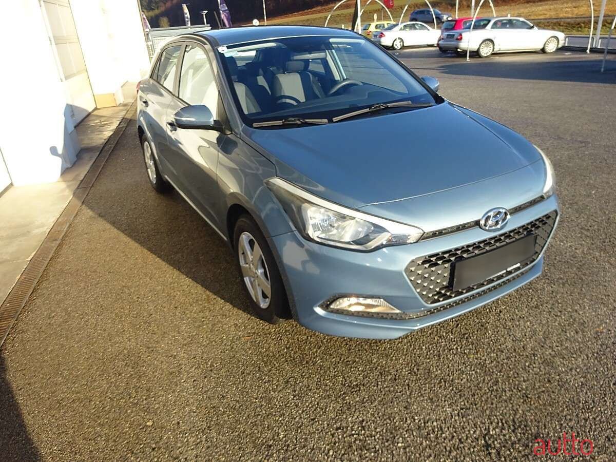 2017' Hyundai i20 photo #1