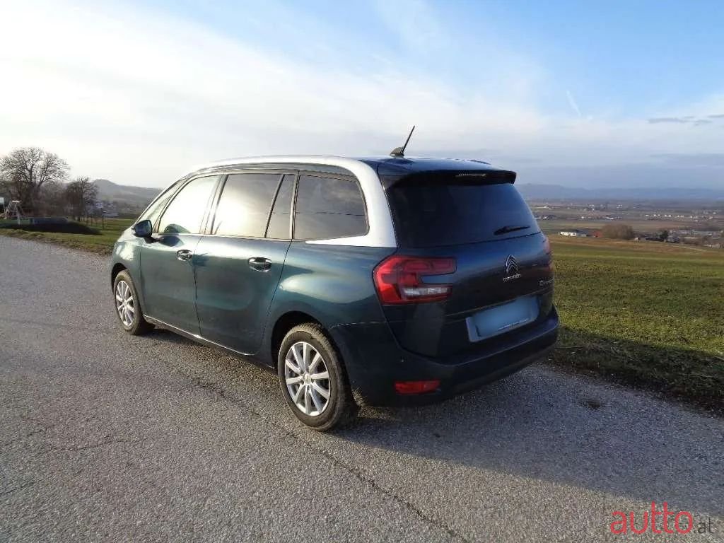 2022' Citroen Grand C4 SpaceTourer photo #2