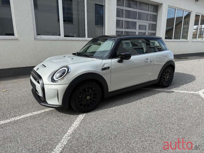 2022' MINI Cooper photo #4