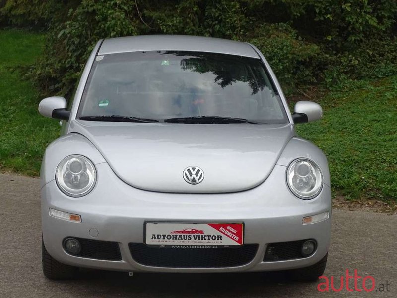 2006' Volkswagen Beetle photo #2