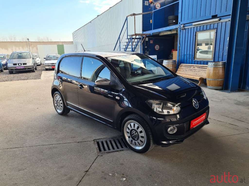 2014' Volkswagen Up! photo #3
