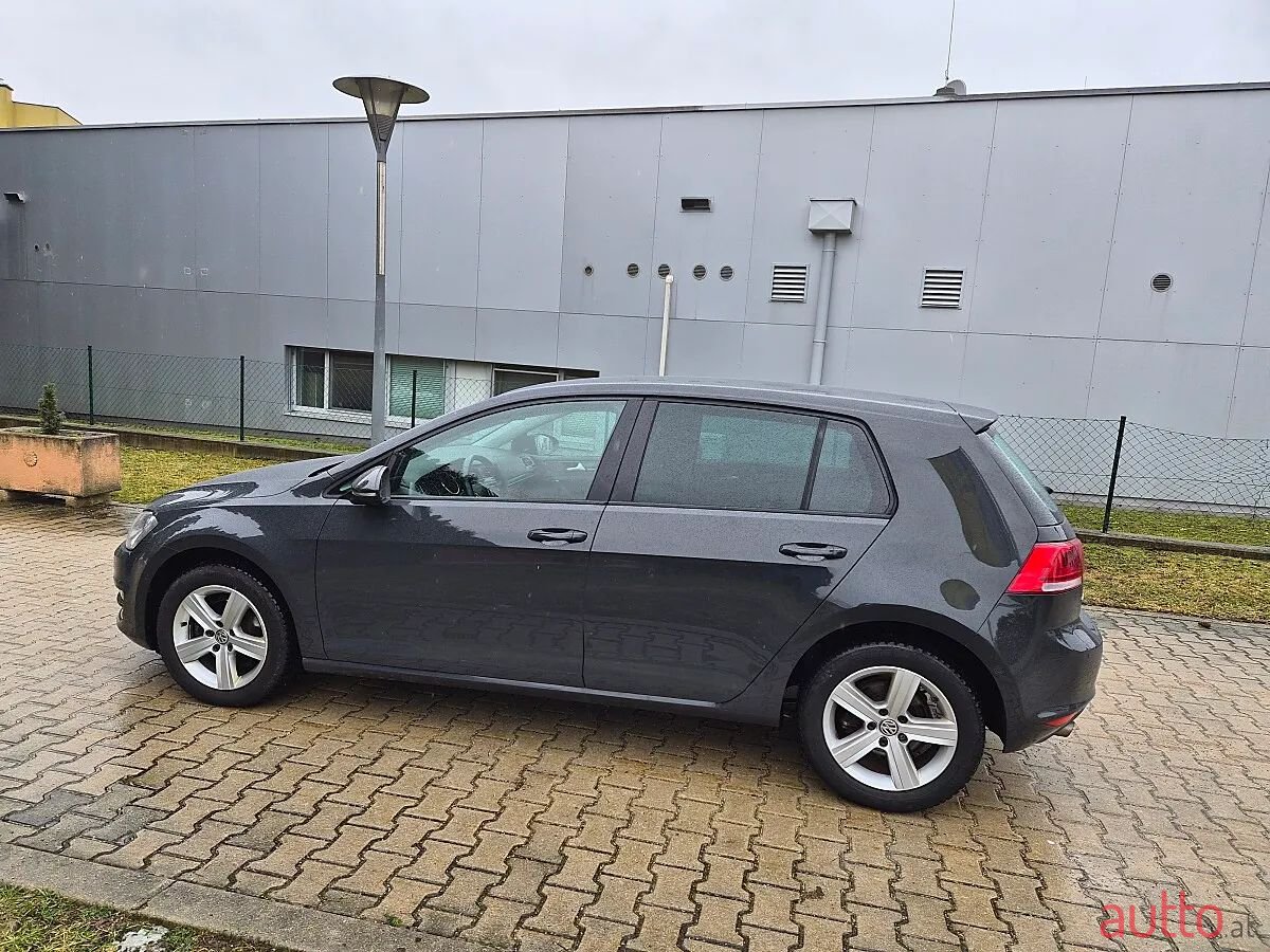 2014' Volkswagen Golf photo #4