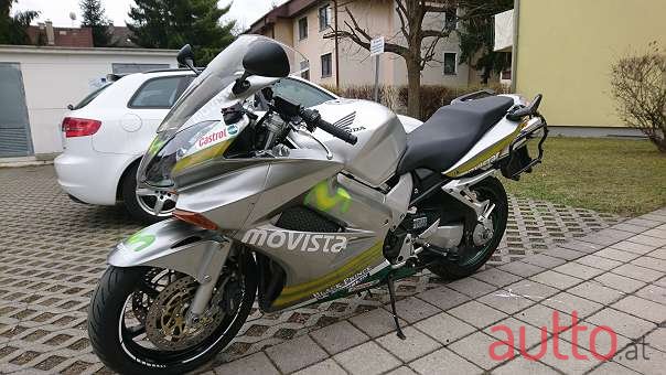 2000' Honda VFR800 photo #1