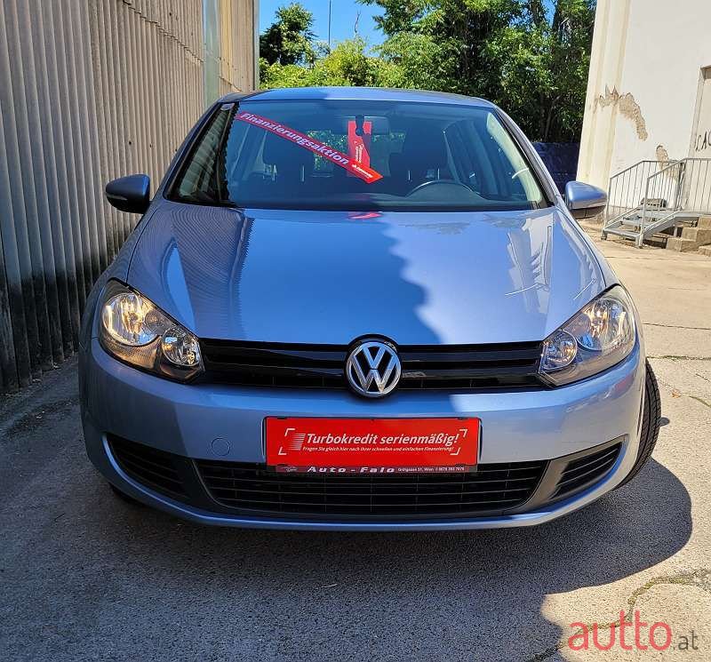 2011' Volkswagen Golf photo #2