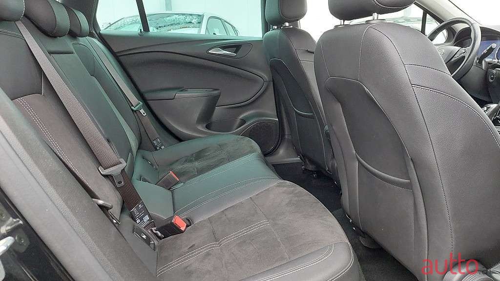 2021' Opel Astra photo #5