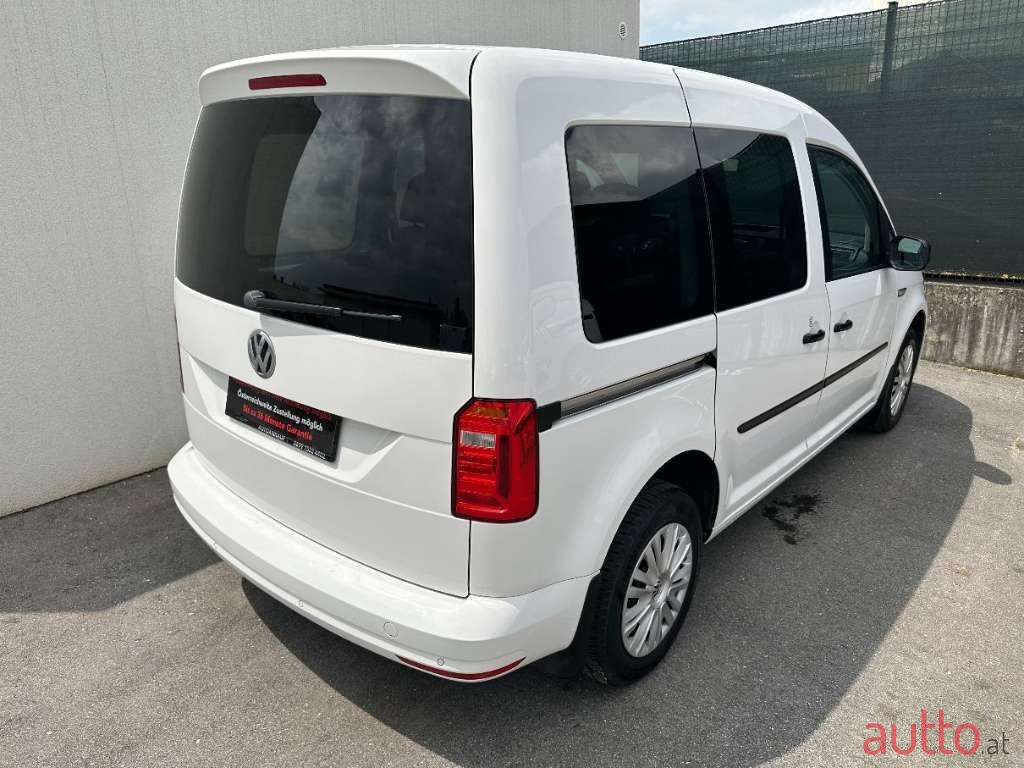 2016' Volkswagen Caddy photo #6