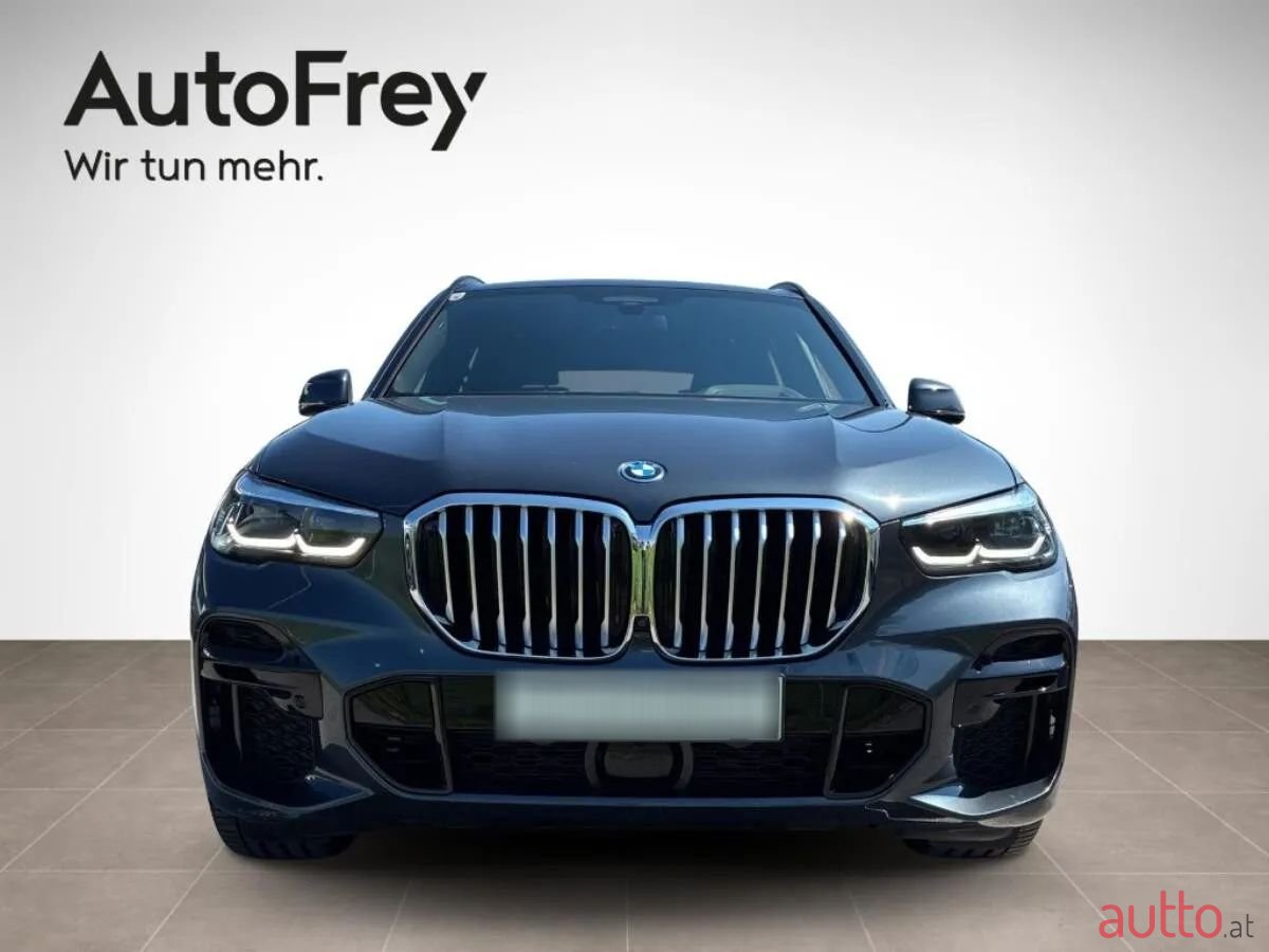 2022' BMW X5 photo #2