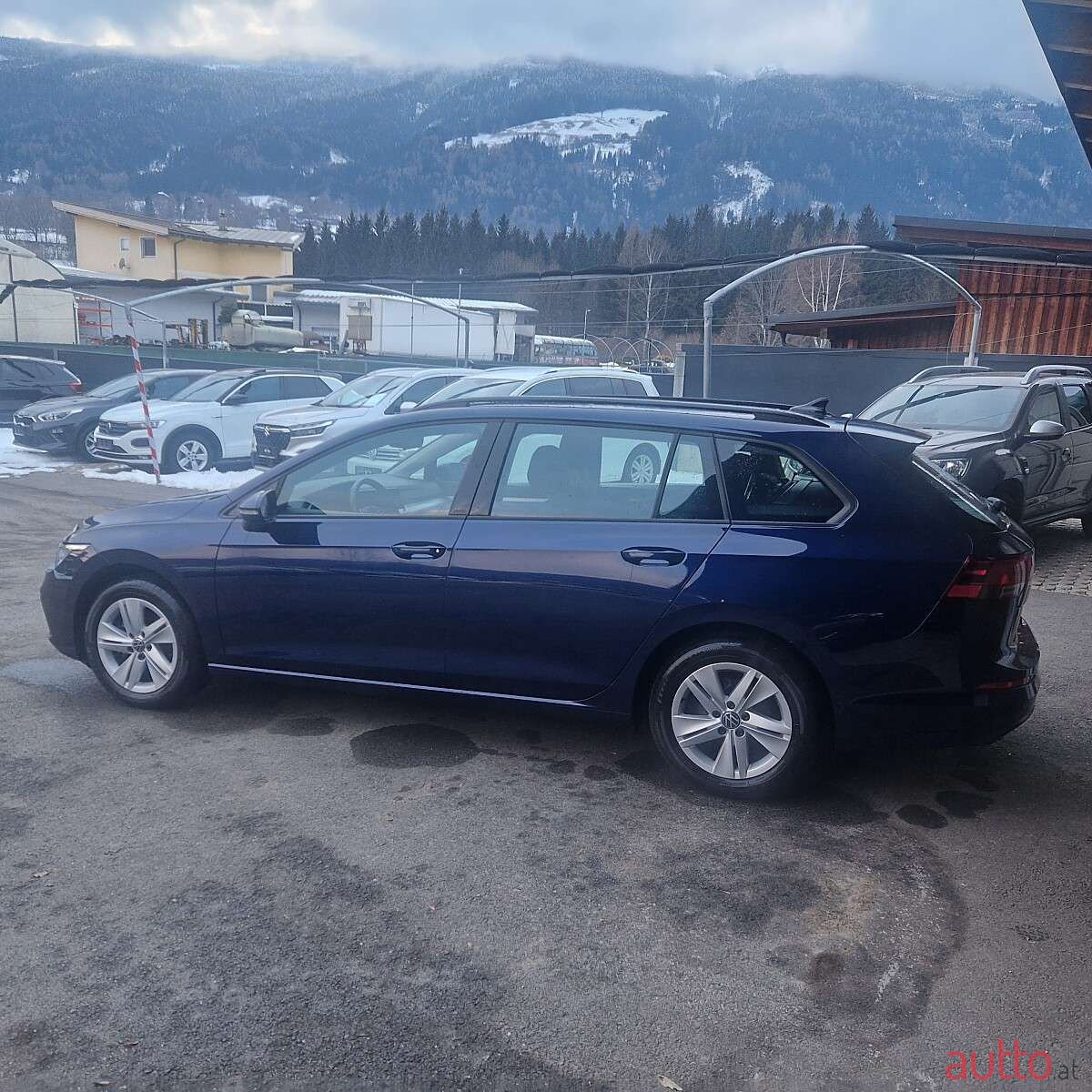 2021' Volkswagen Golf photo #4