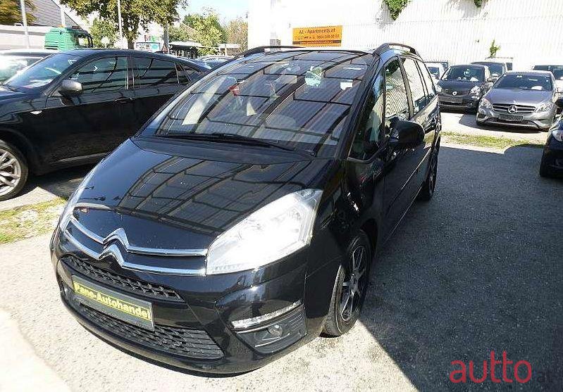 2012' Citroen C4 Picasso photo #1
