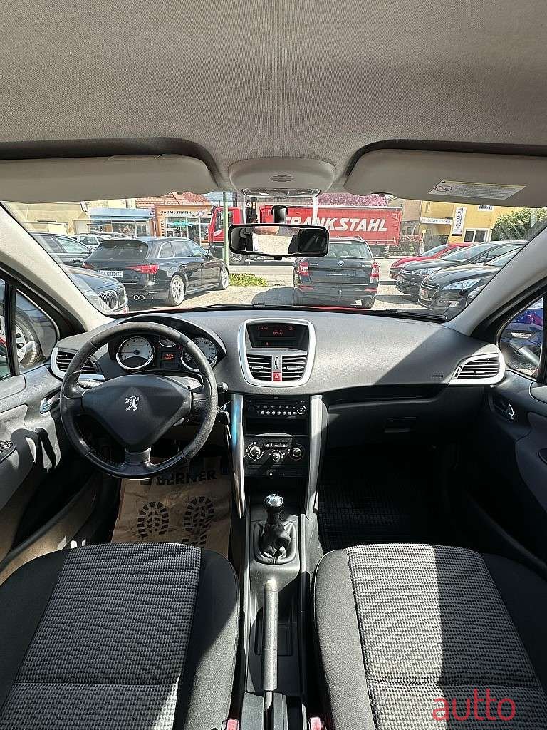 2009' Peugeot 207 photo #6