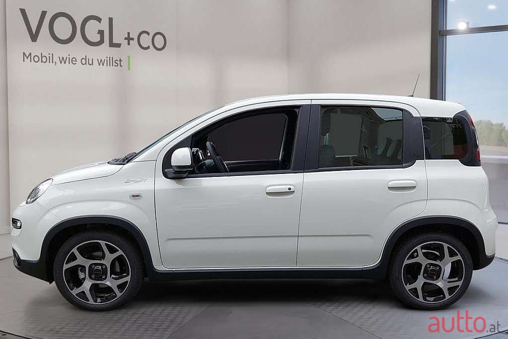 2022' Fiat Panda photo #2