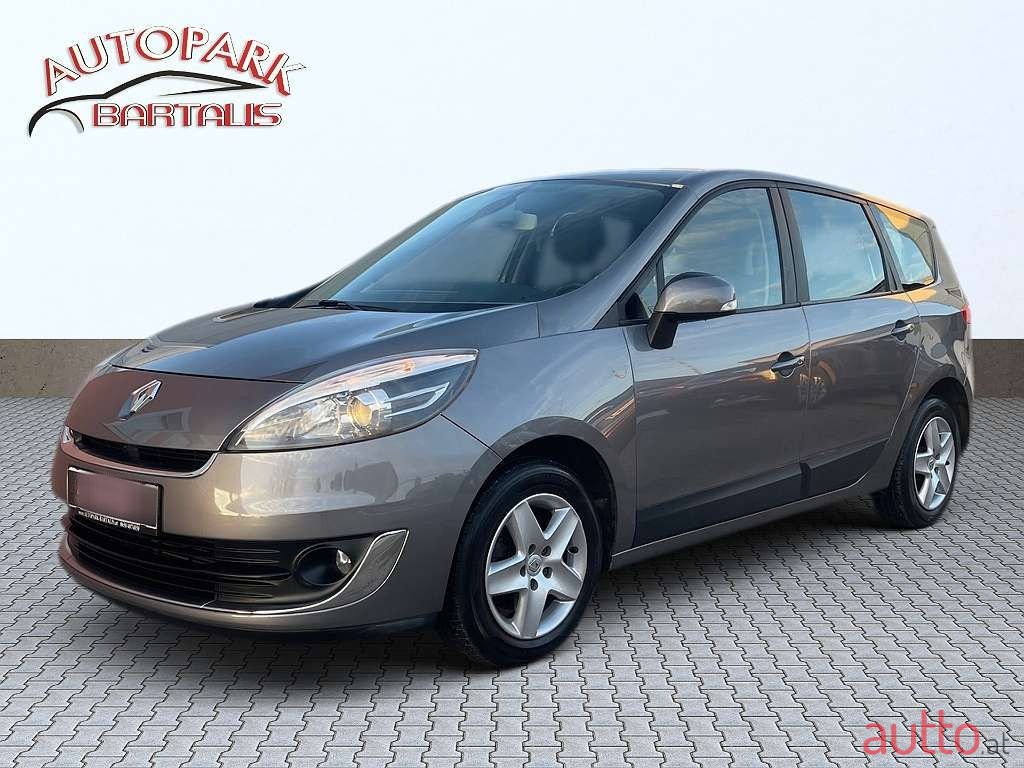 2012' Renault Grand Scenic photo #1
